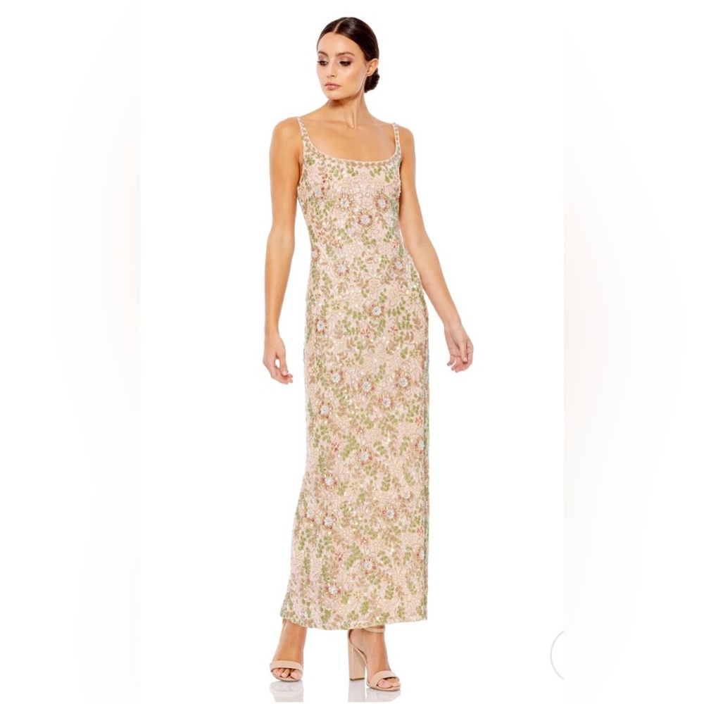 Mac Duggal Sleeveless Hand Beaded Floral Fully lined
Scoop neck Midi Dress